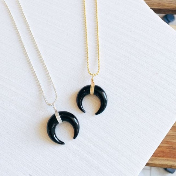 Bone Horn Necklace//Moon Necklace//Double horn - Picture 2 of 3